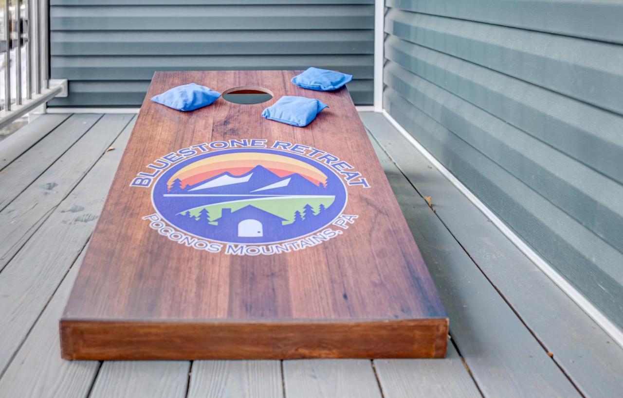 The Bluestone Retreat-top Rated Luxury Poconos Retreat-hot Tub-game Room-near Lakes